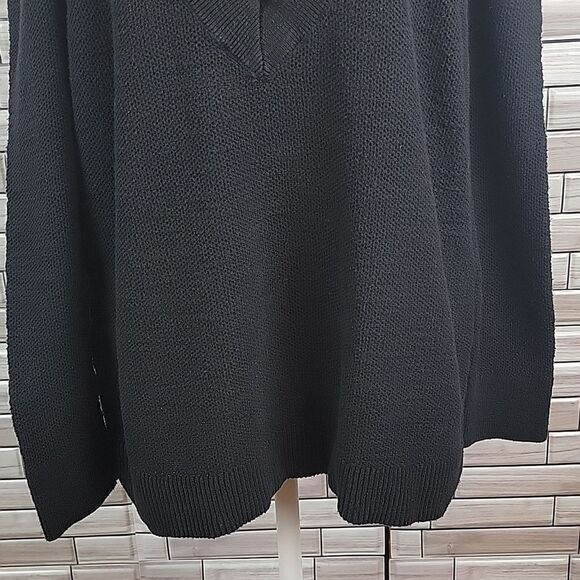 Express cold shoulder sweater Size M - Picture 3 of 12